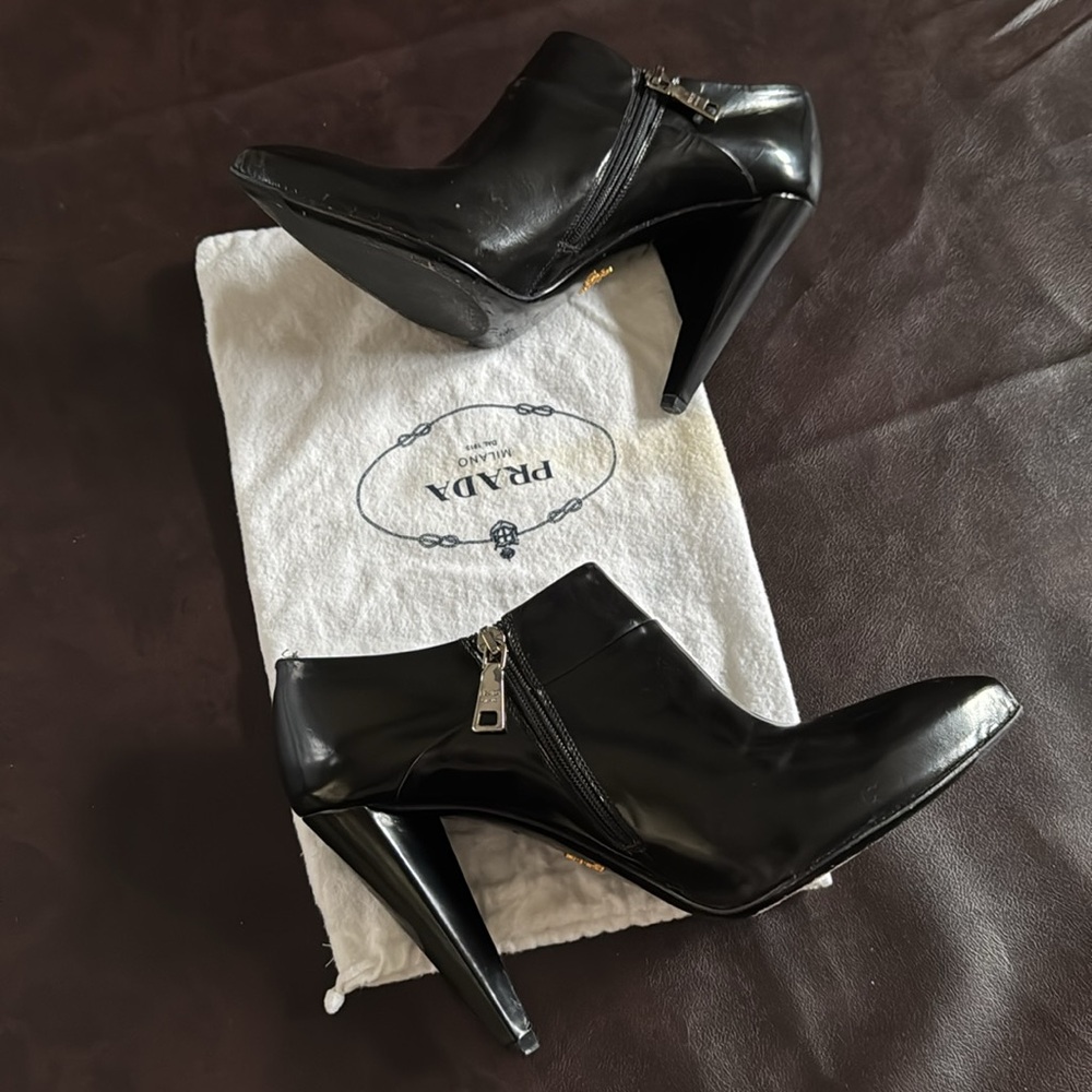 Authentic Prada Boots. - Picture 5 of 10